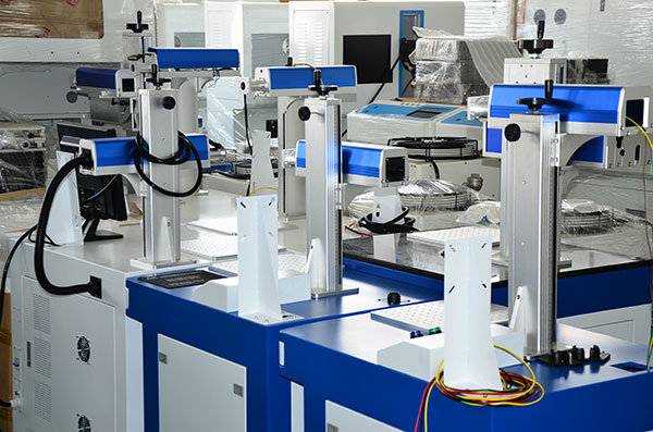 【鐳康激光】激光打標(biāo)機(jī)中高端產(chǎn)品紫外激光打標(biāo)機(jī)詳細(xì)介紹。